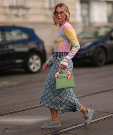 7 mẫu sandal thời thượng từ tối giản thanh lịch đến giản dị, quyến rũ và hoài cổ