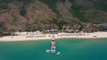 Phố biển Bình Định tăng khách dịp lễ